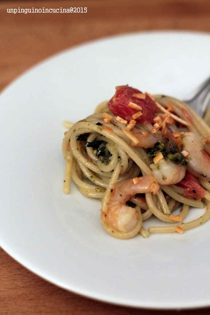 spaghetti-kamut-con-pistacchi-gamberi-e-pompelmo