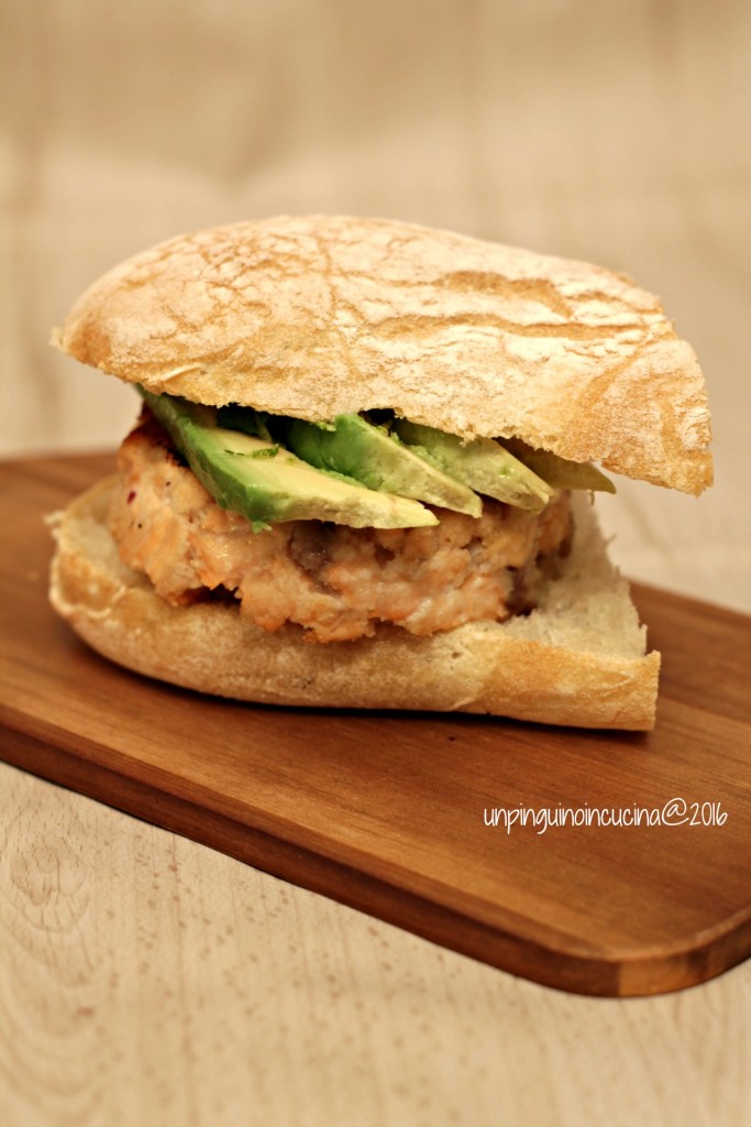 salmon-burger-avocado-menta-e-lime