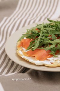 farinata-leggera-philadelphia-salmone-e-rucola