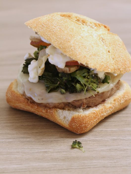 burger-broccolo-provola-patata-americana-e-maionese-leggera