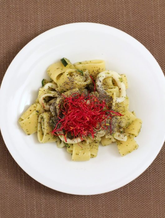 calamarata-con-calamari-e-pesto-di-zucchine