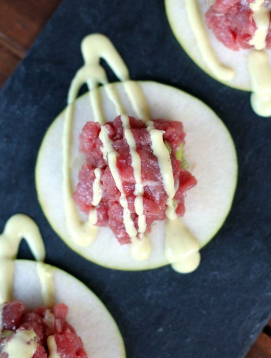 carpaccio-di-mela-verde-con-tartare-e-senape-al-miele