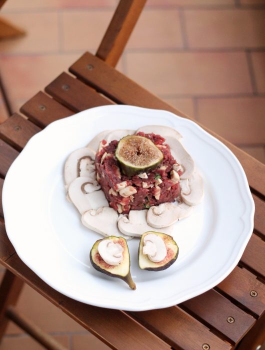 tartare-di-cavallo-con-funghi- fichi-e-olio-di-noci