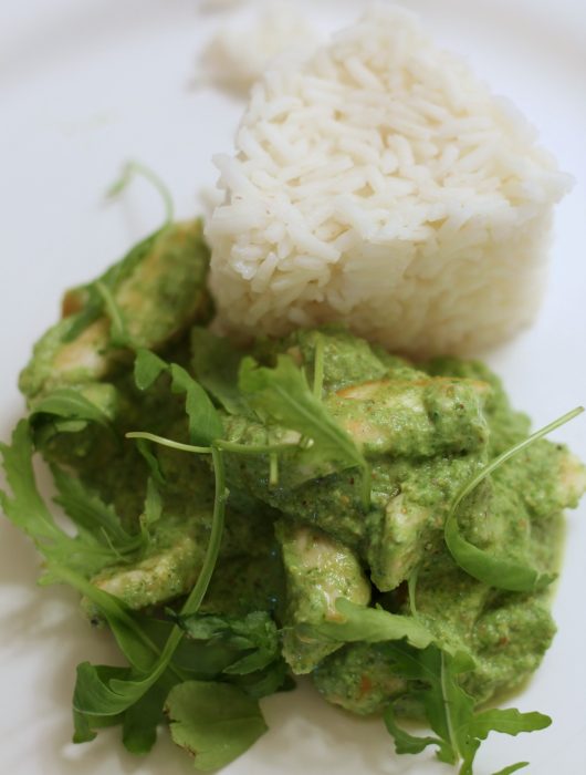 straccetti-di-pollo-in-crema-di-rucola-pistacchi-e-latte-di-cocco