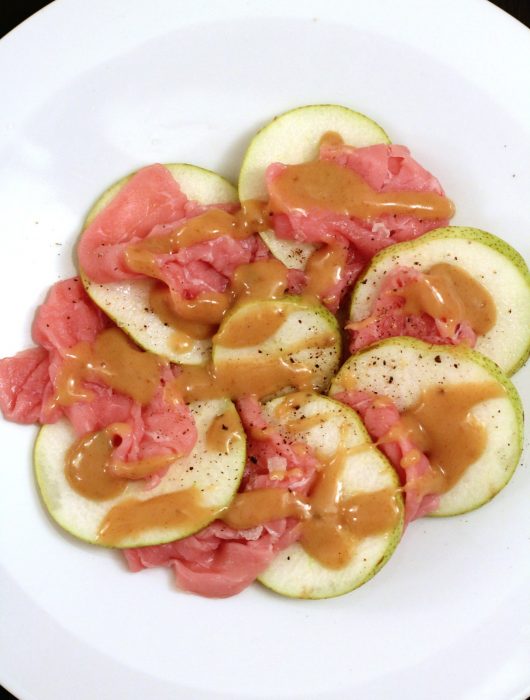 carpaccio-di-vitello-con-pere-e-senape-al-miele