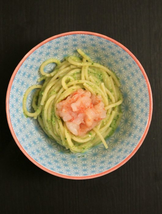 spaghetti-alla-crema-di-zucchine-e-menta-con-tartare-di-gamberi