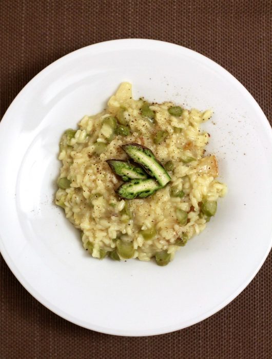 risotto-asparagi-pere-e-bitto-al-pepe