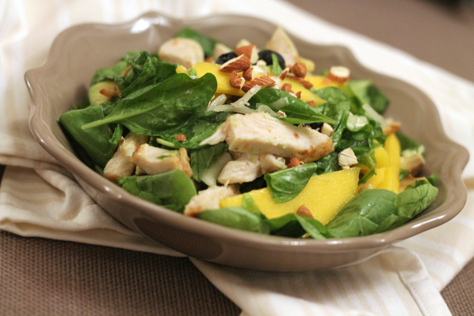 insalata di pollo con avocado