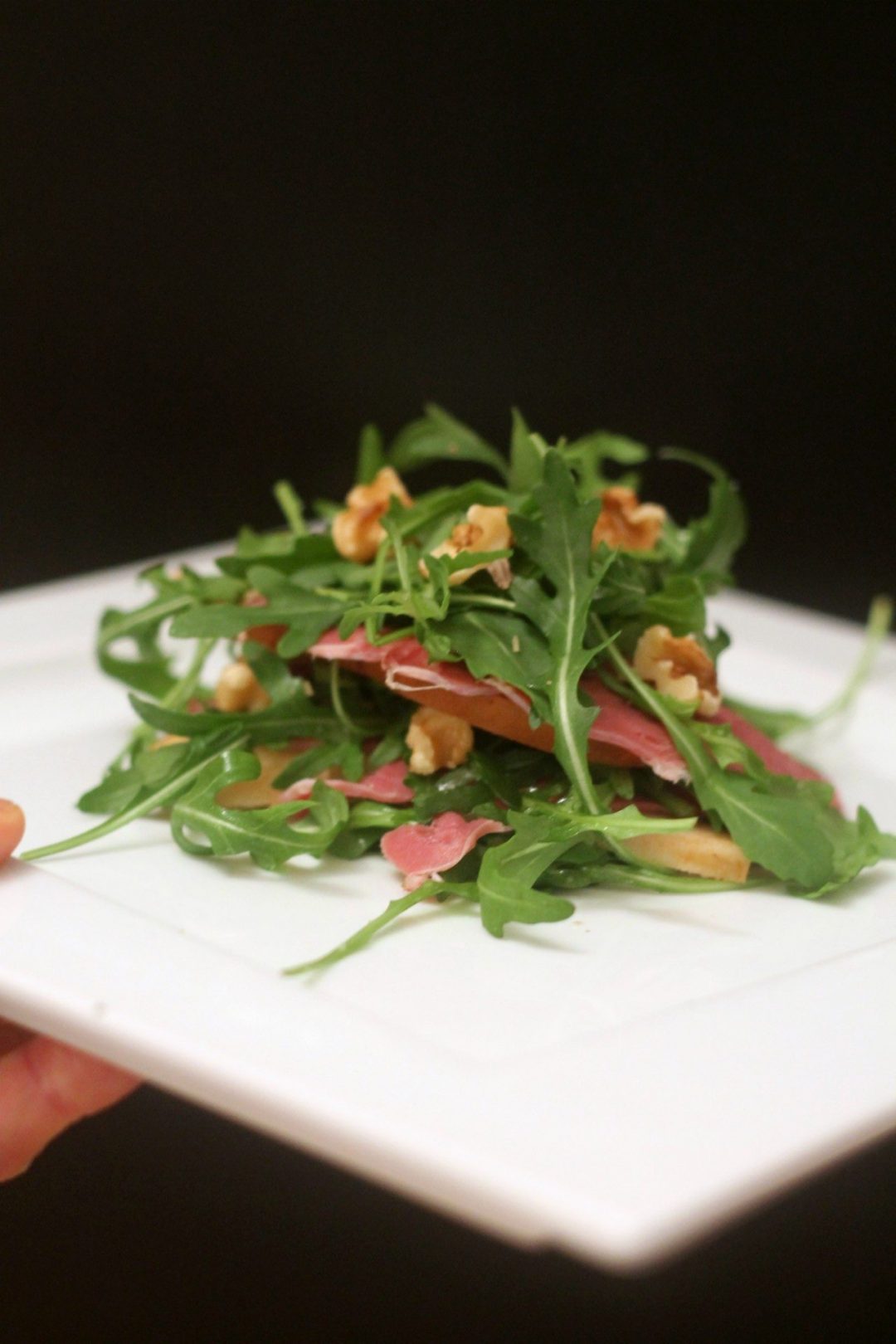 petto-anatra-affumicato-con-pere-rucola-e-noci